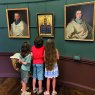 Cluedo au palais : Qui a tué la dame Blanche ?